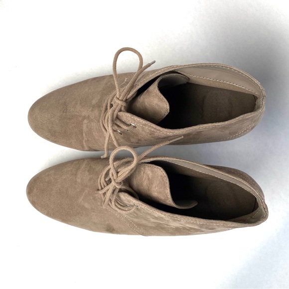 Tan Faux Suede Wedge Lace-Up Women's Booties Azlexie Size 11M - Picture 9 of 15